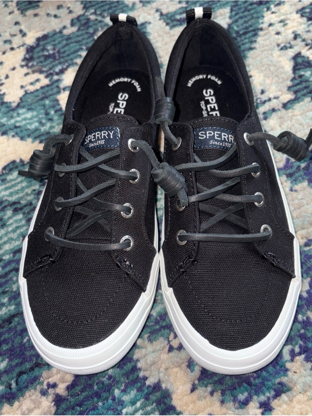 Sperry Women´s Crest Vibe Sneaker in Black Women’s Size 5.5